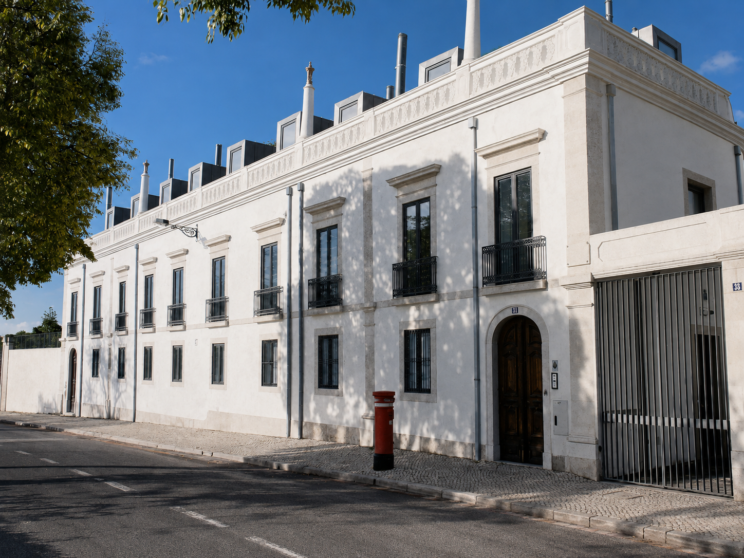 Cruz da Pedra Palace, fachada do palácio recuperado na Calçada da Cruz da Pedra